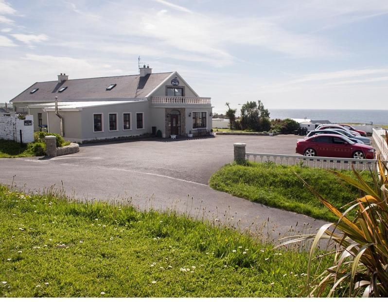 Coach House Lodge Rooms Lahinch Exterior foto