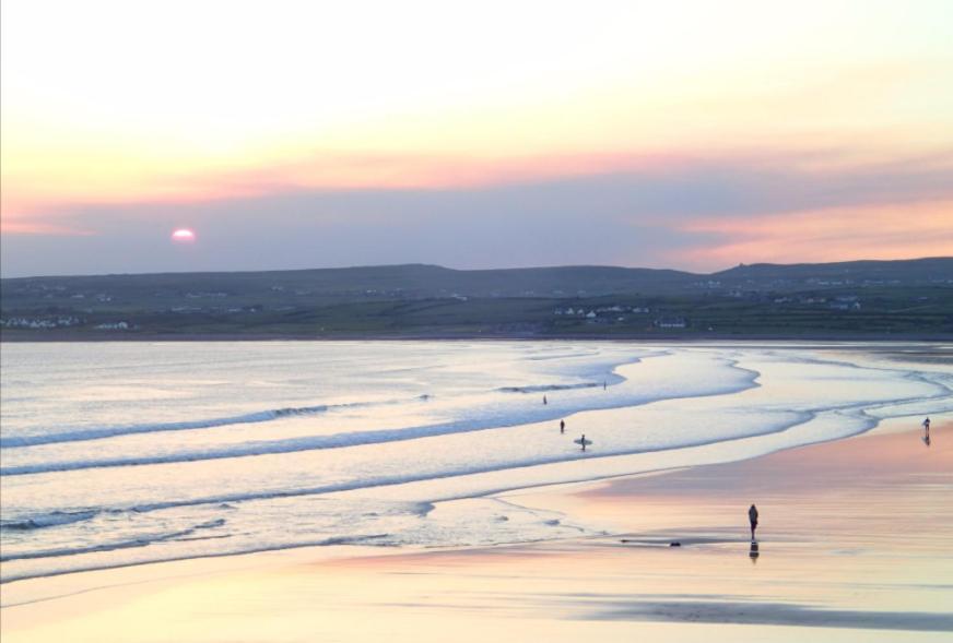 Coach House Lodge Rooms Lahinch Exterior foto